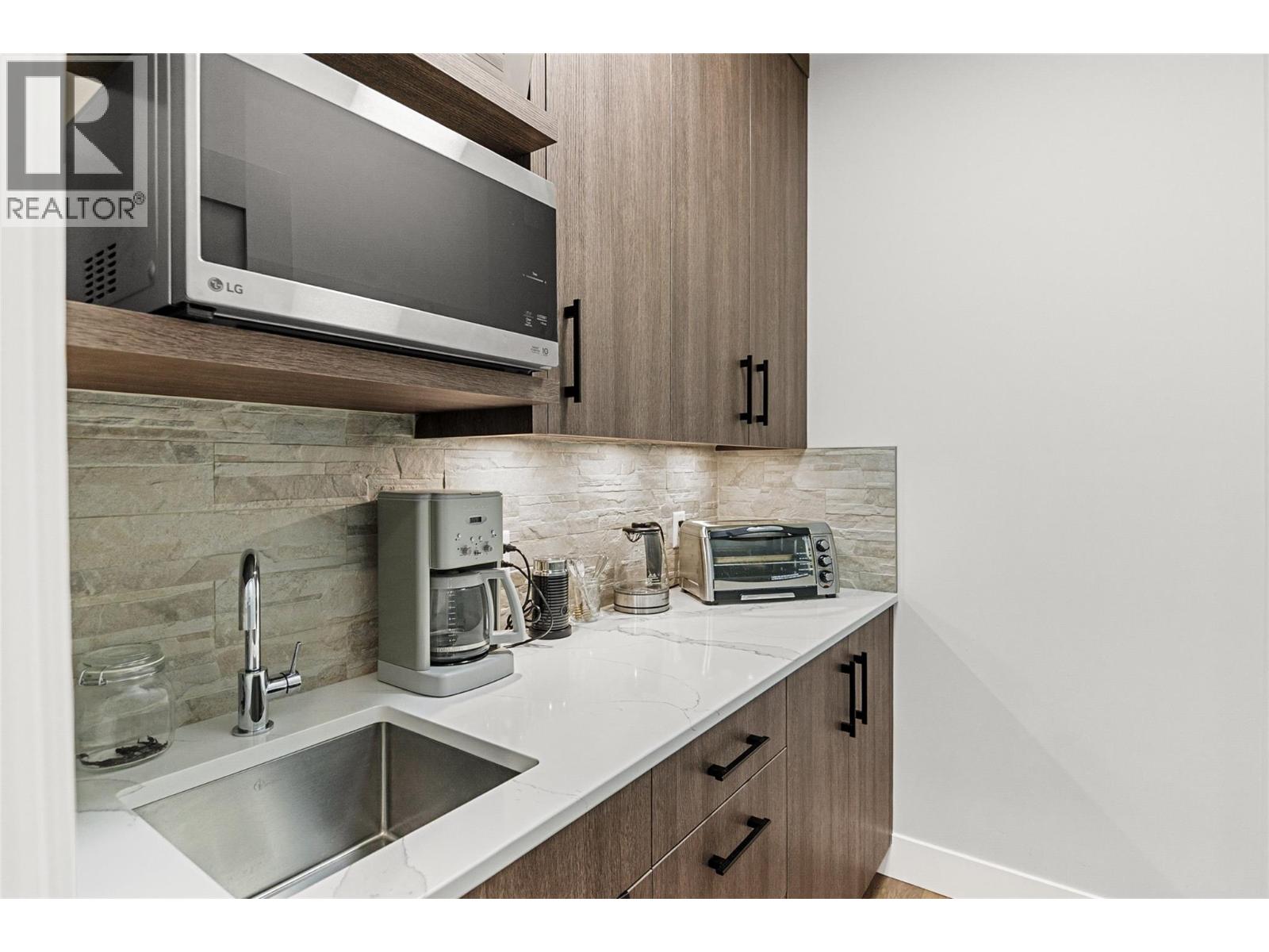 1005 Williams Gate Lane, Revelstoke