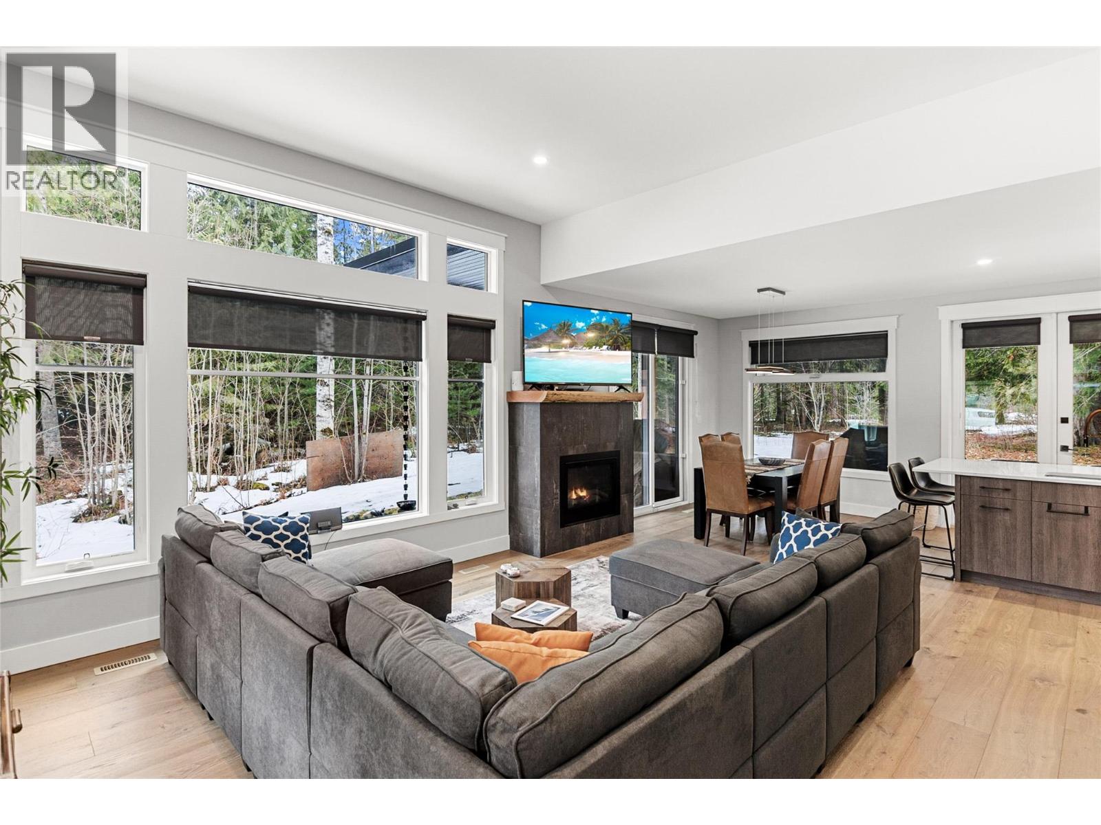 1005 Williams Gate Lane, Revelstoke