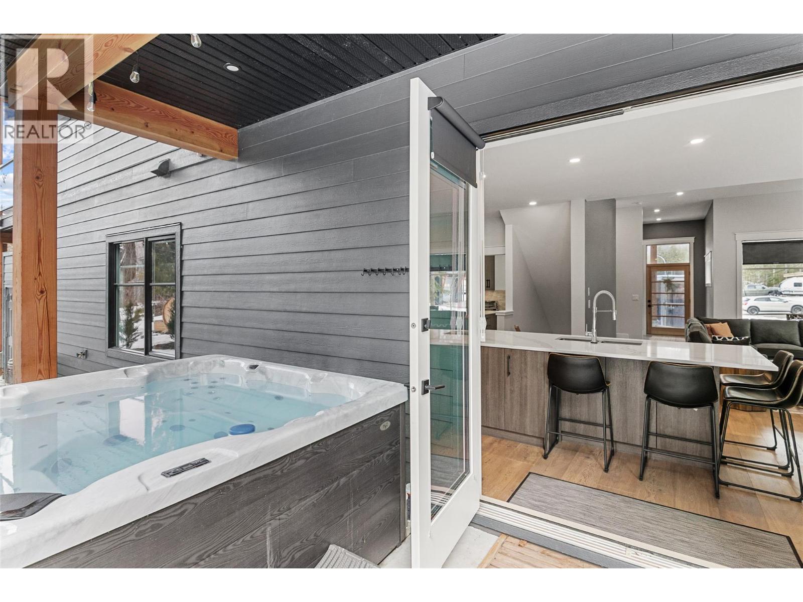 1005 Williams Gate Lane, Revelstoke