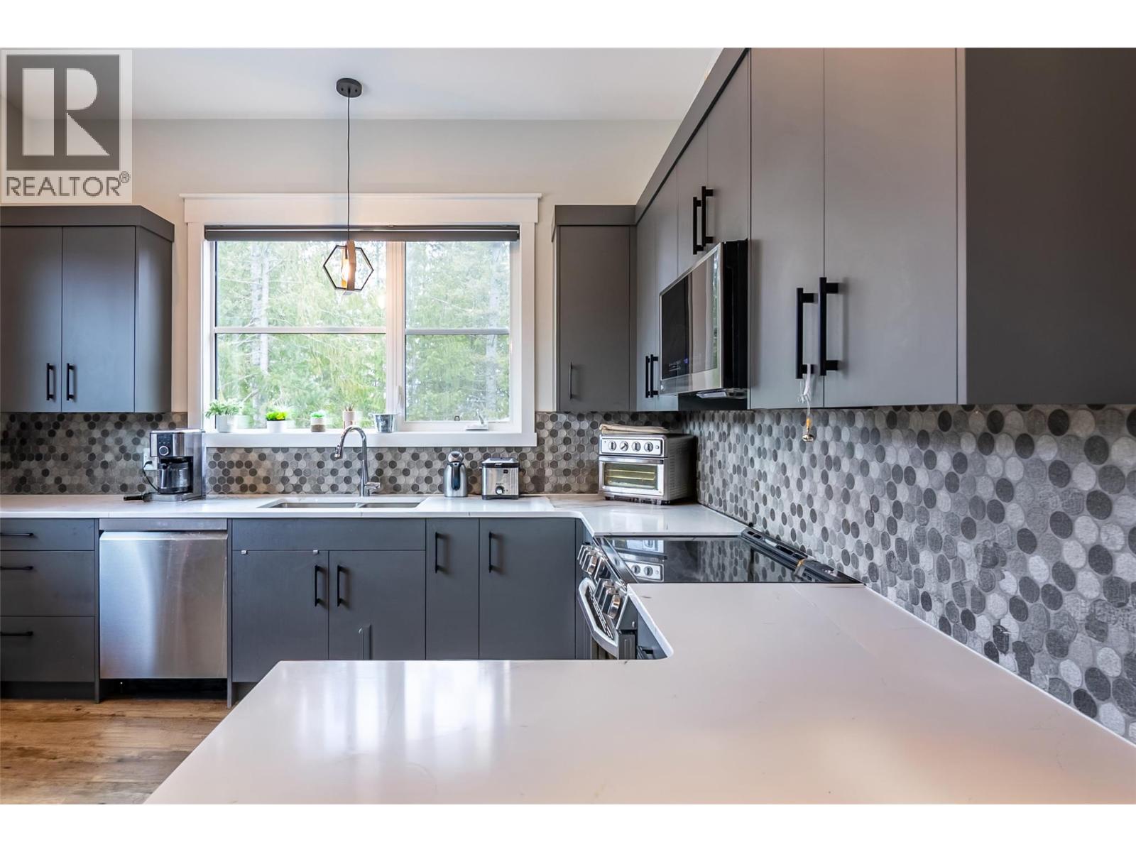 1005 Williams Gate Lane, Revelstoke