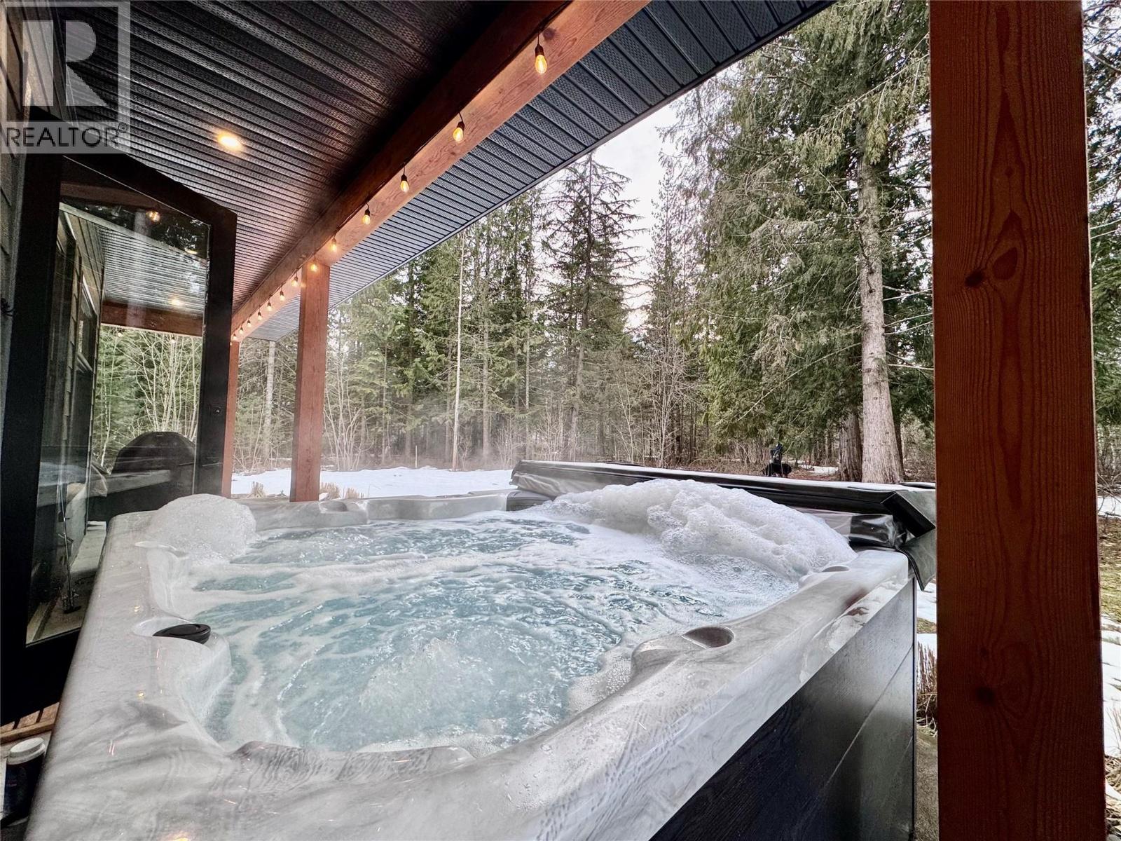 1005 Williams Gate Lane, Revelstoke