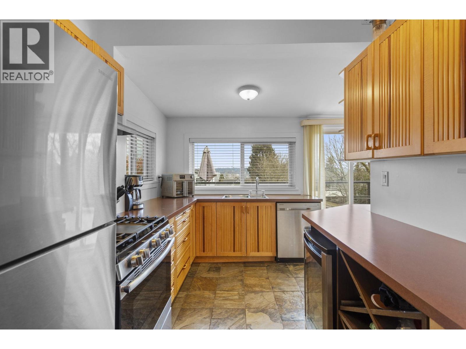 1408 EDINBURGH STREET, New Westminster