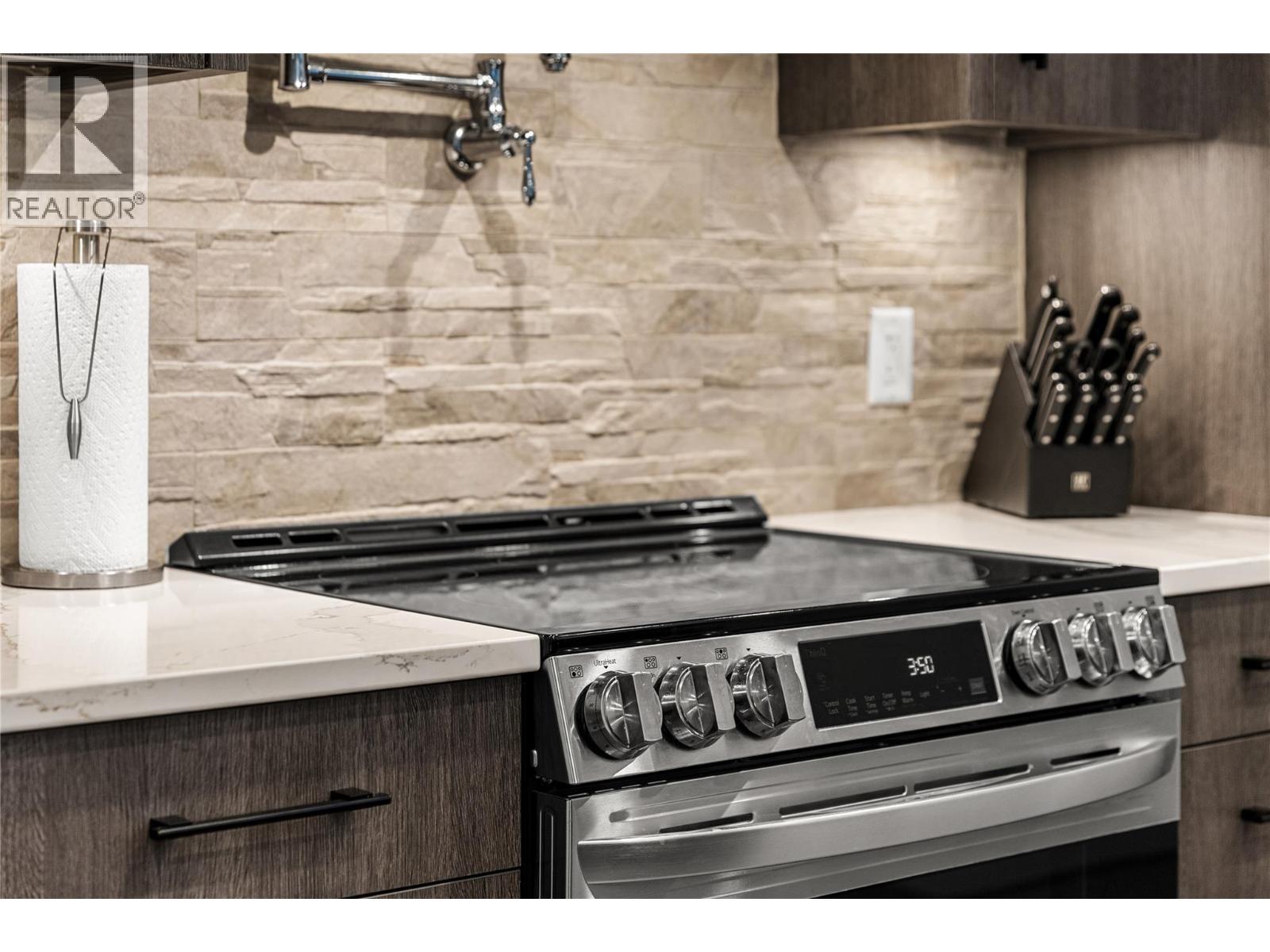 1005 Williams Gate Lane, Revelstoke