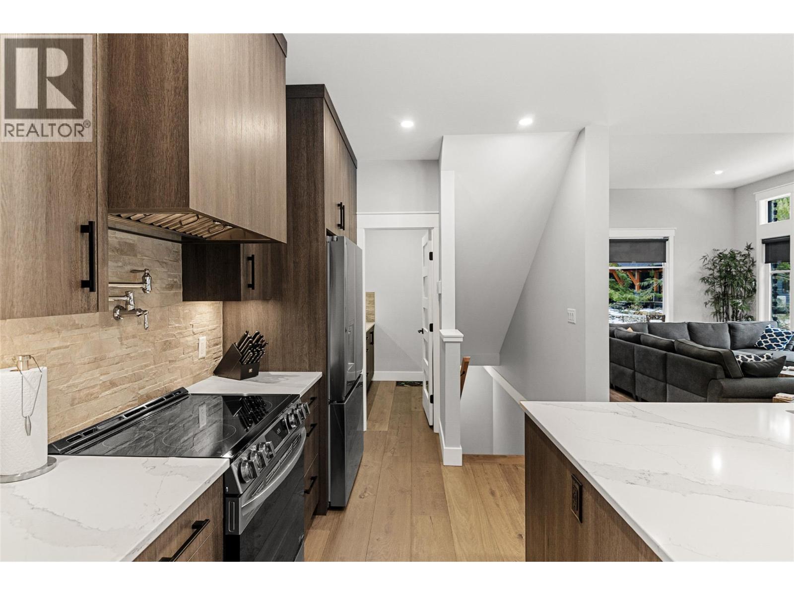 1005 Williams Gate Lane, Revelstoke