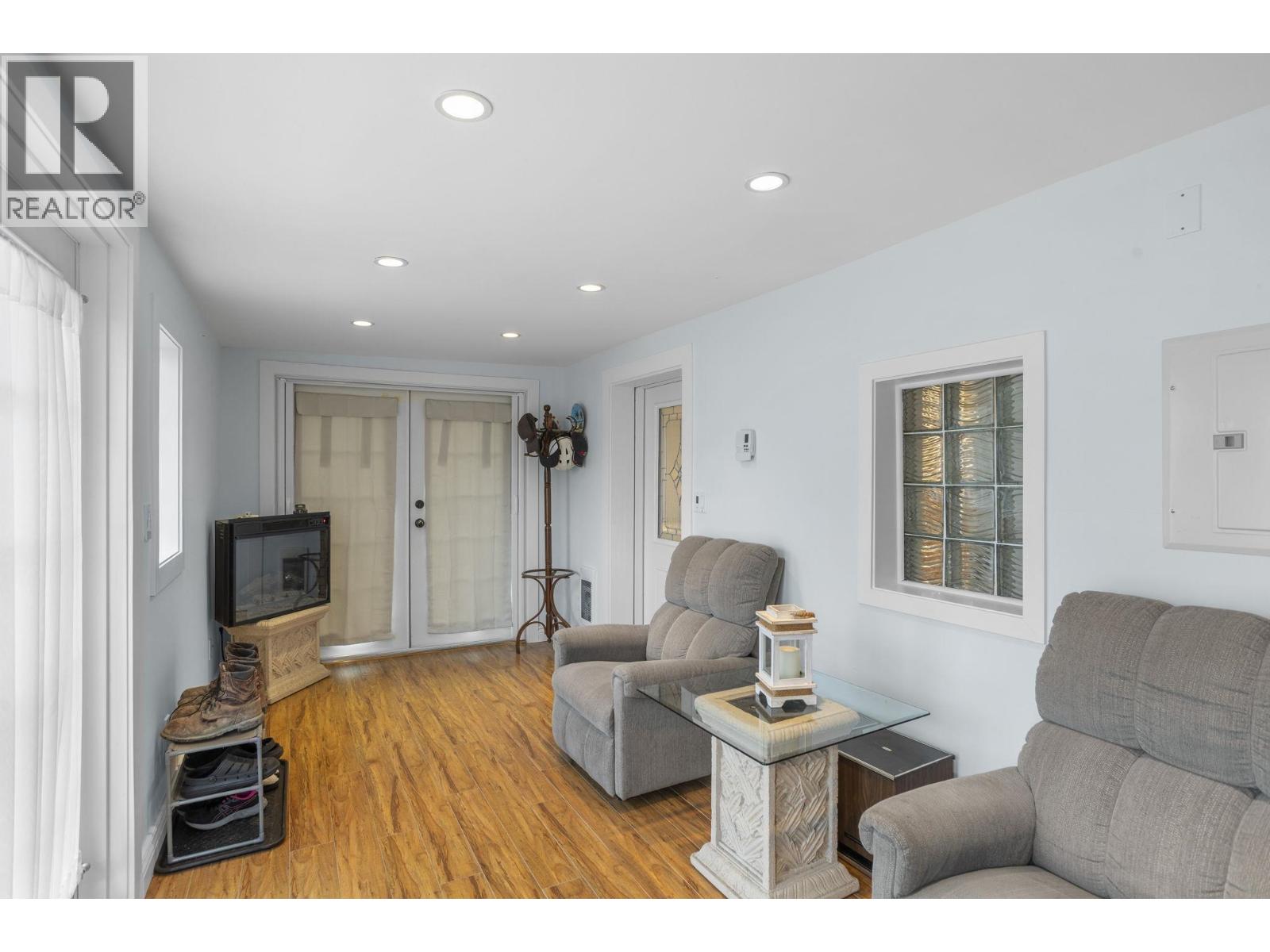 1408 EDINBURGH STREET, New Westminster