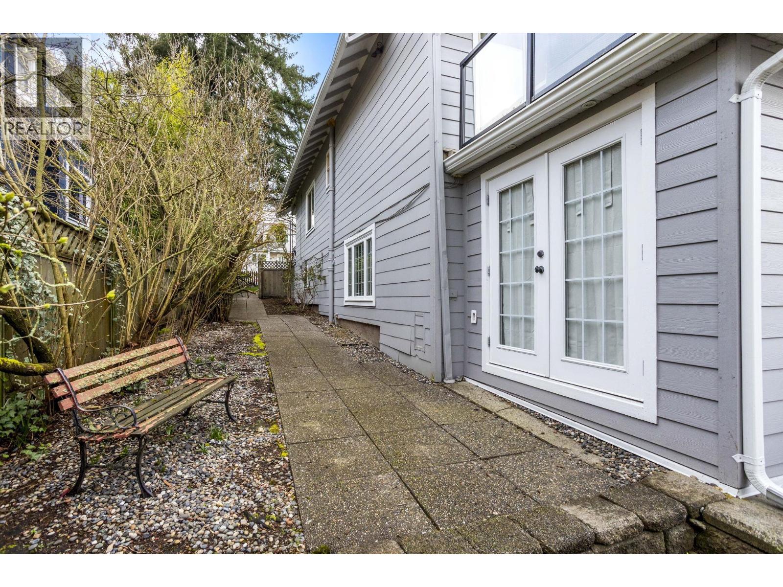 1408 EDINBURGH STREET, New Westminster