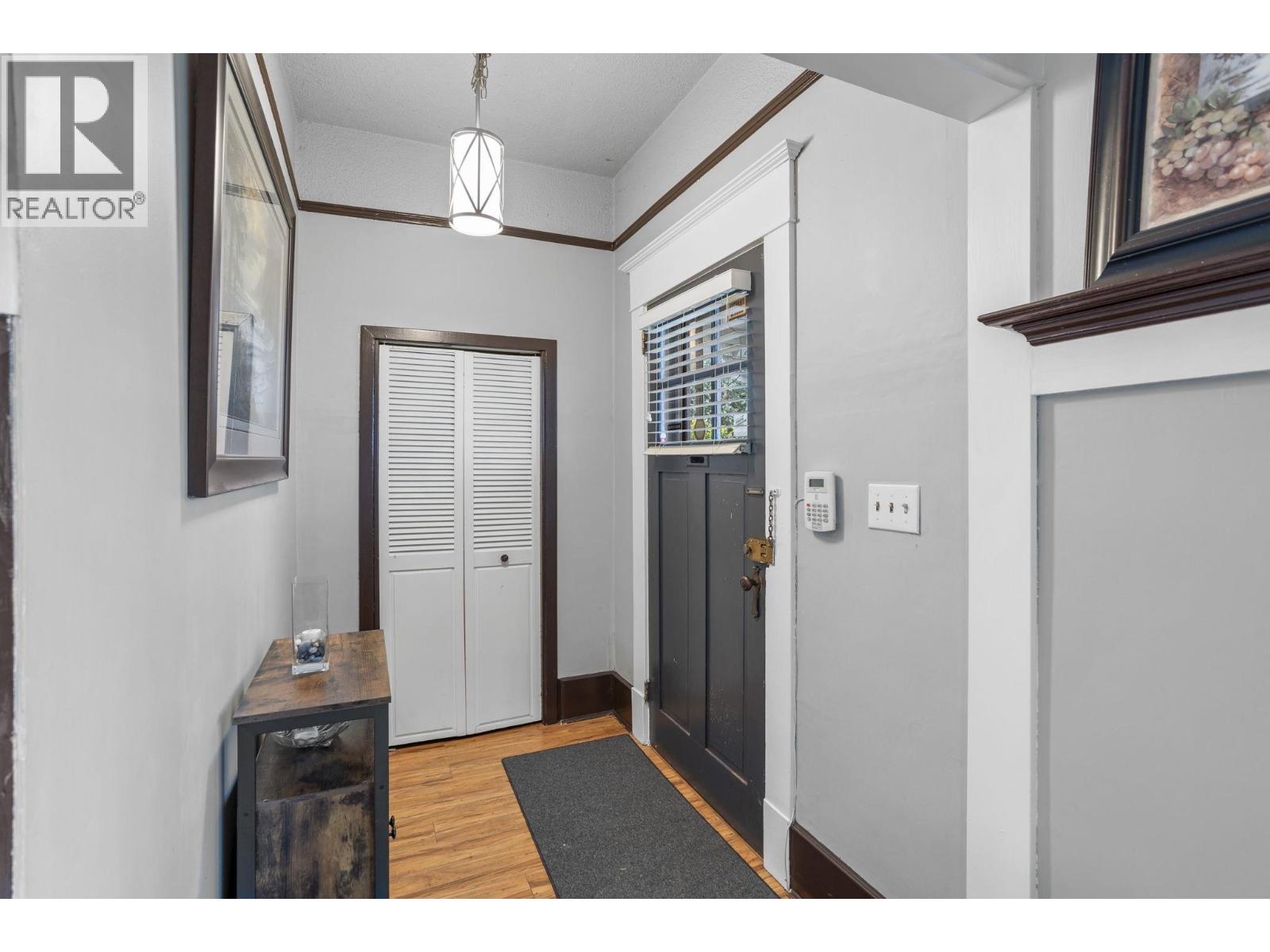 1408 EDINBURGH STREET, New Westminster