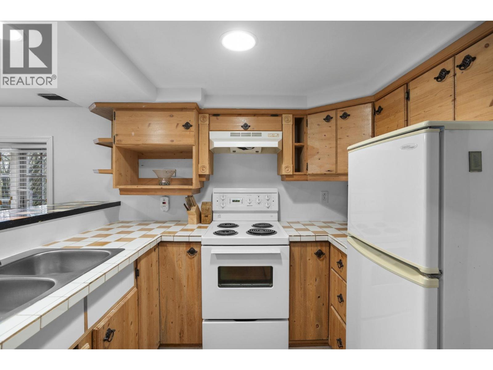 1408 EDINBURGH STREET, New Westminster