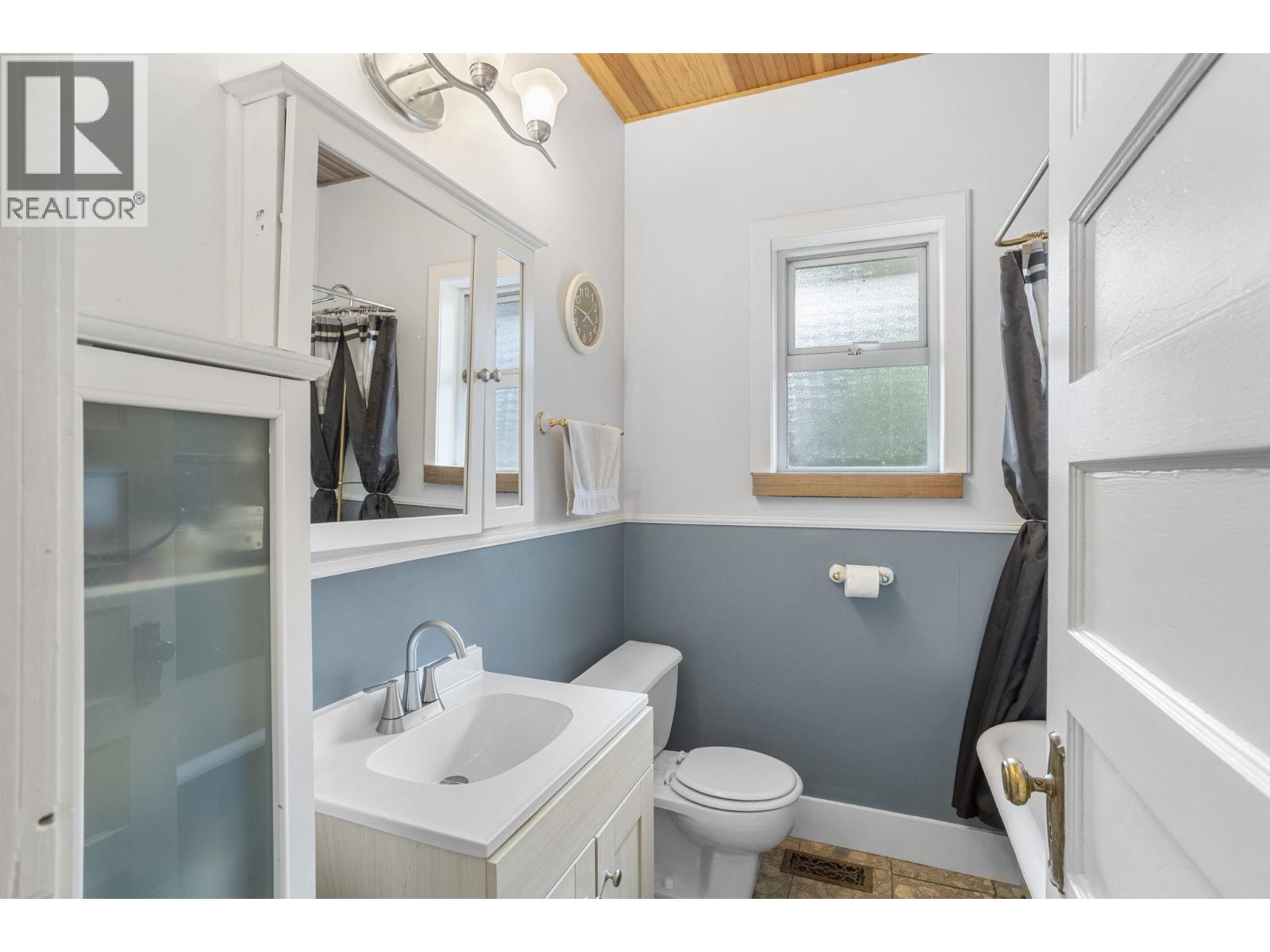 1408 EDINBURGH STREET, New Westminster