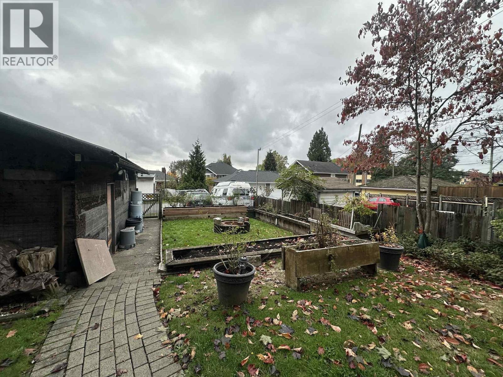 313 E 13TH STREET, North Vancouver