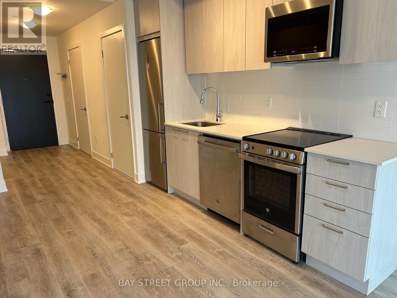 #612 185 DEERFIELD DRIVE - 4