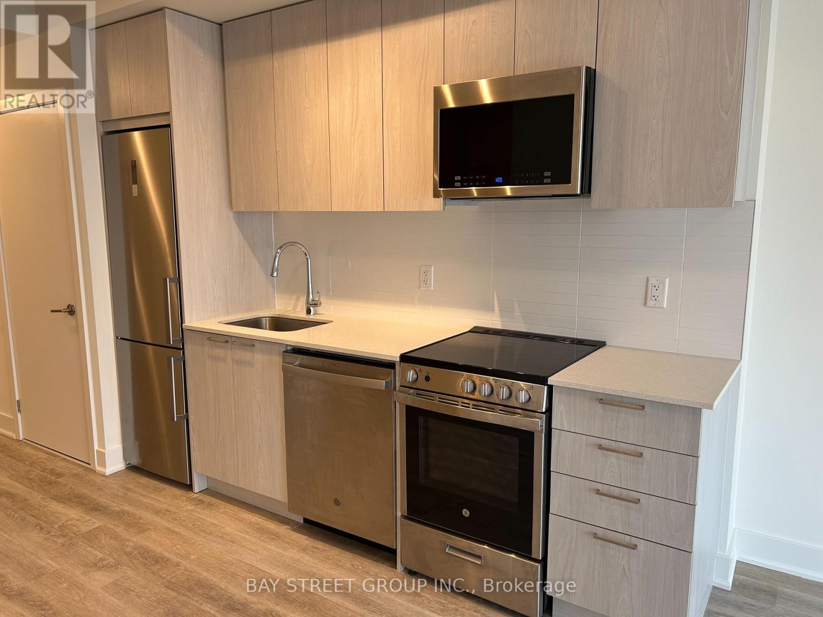 #612 185 DEERFIELD DRIVE - 9