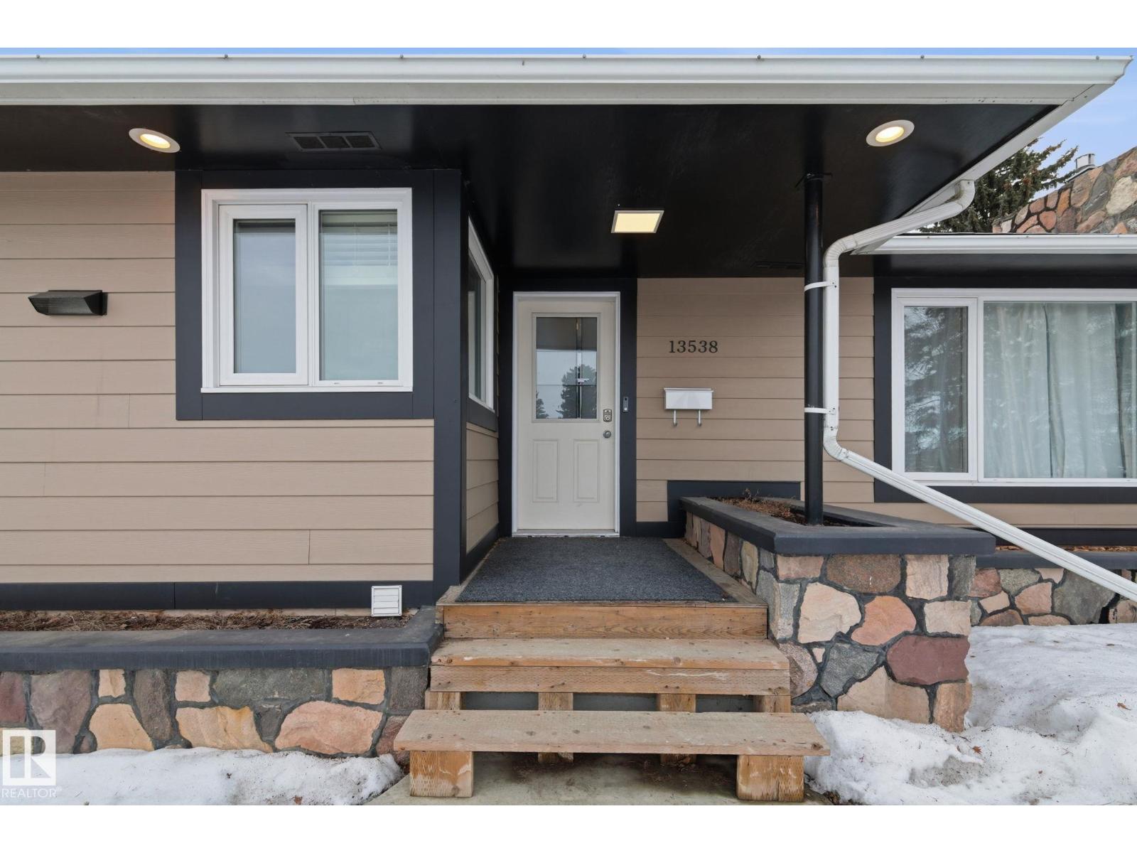 13538 127 ST NW, Edmonton