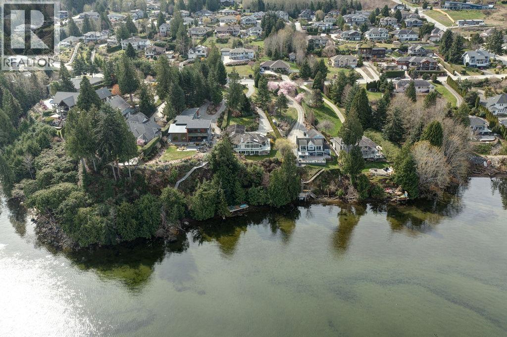 6484 N GALE AVENUE, Sechelt