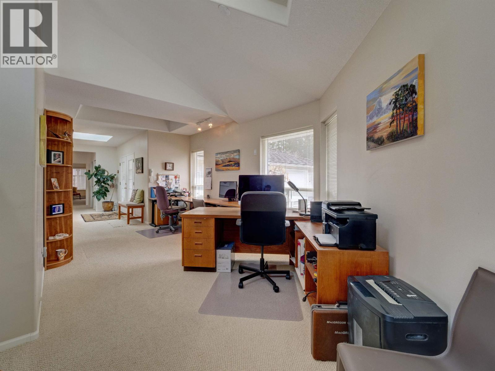 6484 N GALE AVENUE, Sechelt