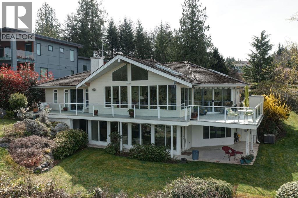 6484 N GALE AVENUE, Sechelt