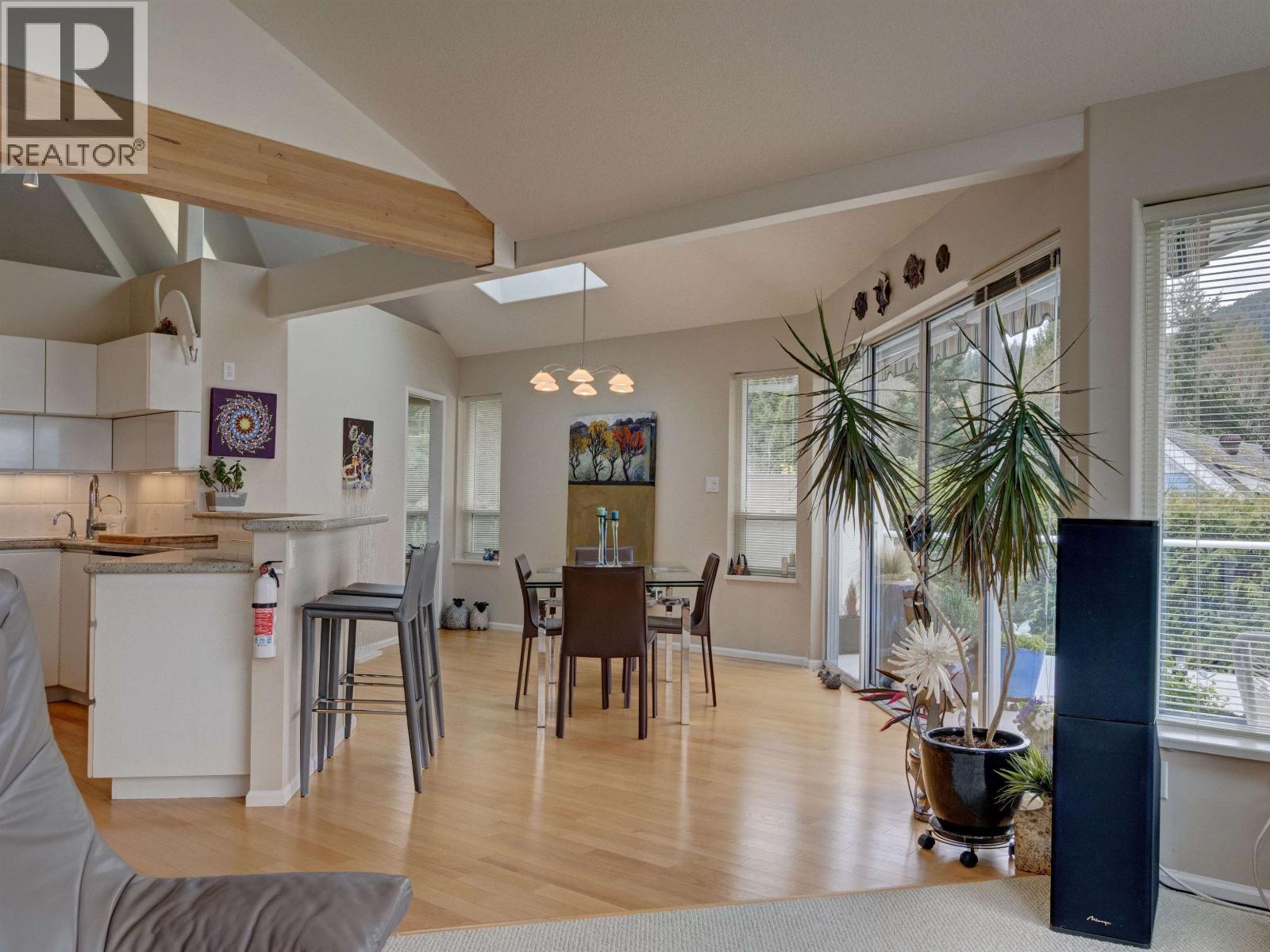 6484 N GALE AVENUE, Sechelt