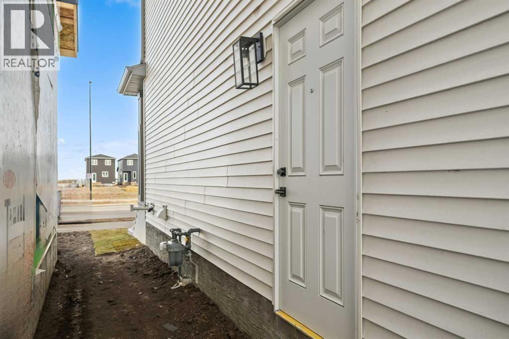 Single Family House for Sale in  Hotchkiss Drive SE Hotchkiss Calgary 