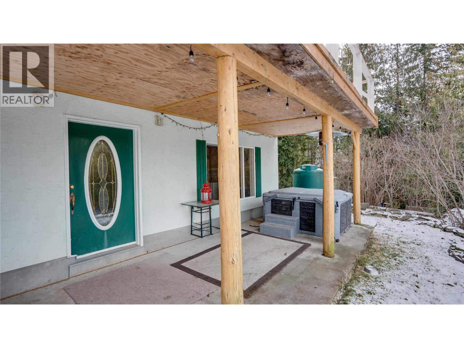 3215 Lumby Mabel Lake Road - 39