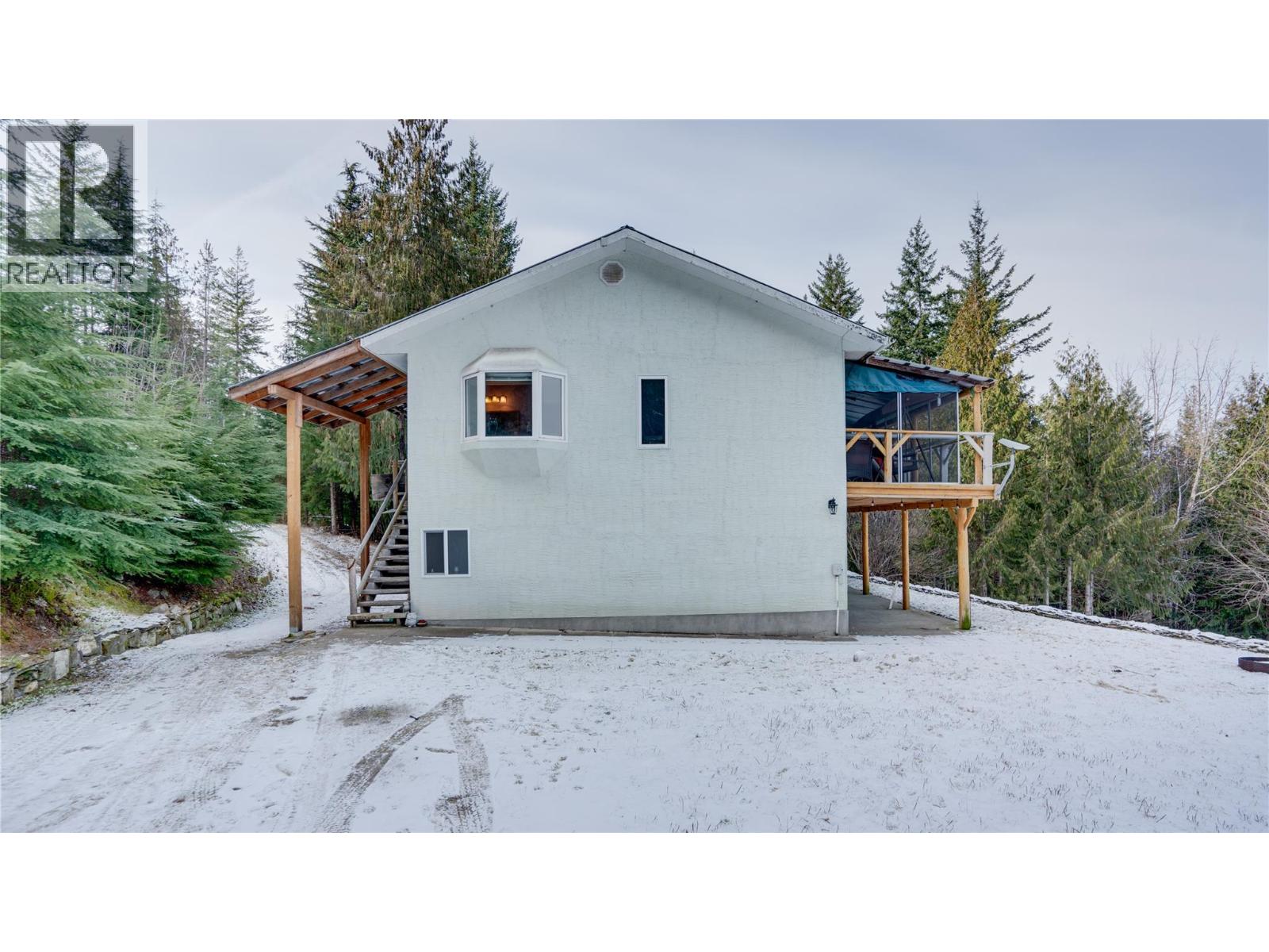 3215 Lumby Mabel Lake Road - 37