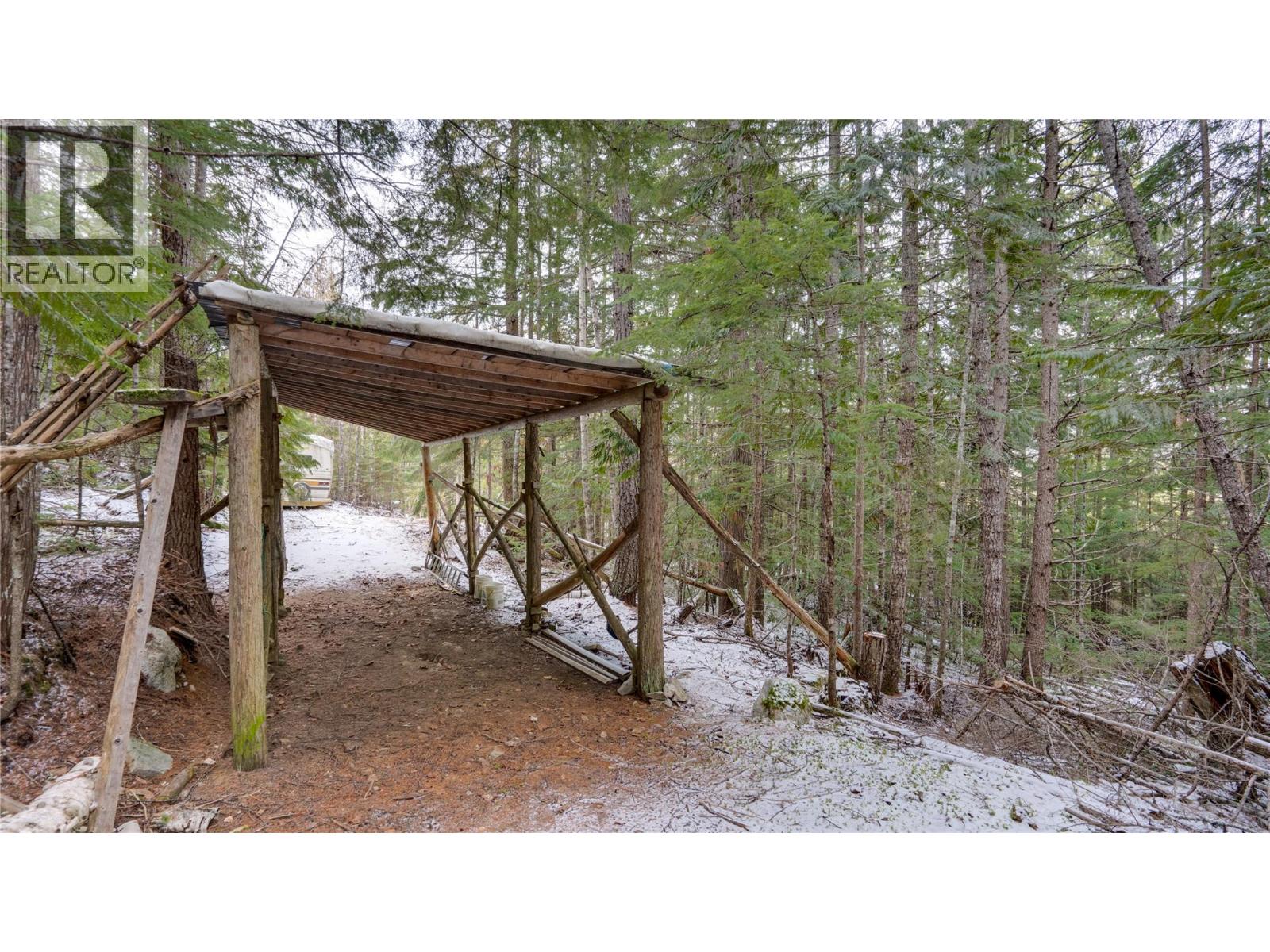 3215 Lumby Mabel Lake Road - 44