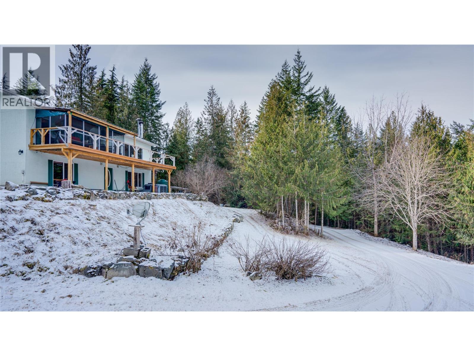 3215 Lumby Mabel Lake Road - 41
