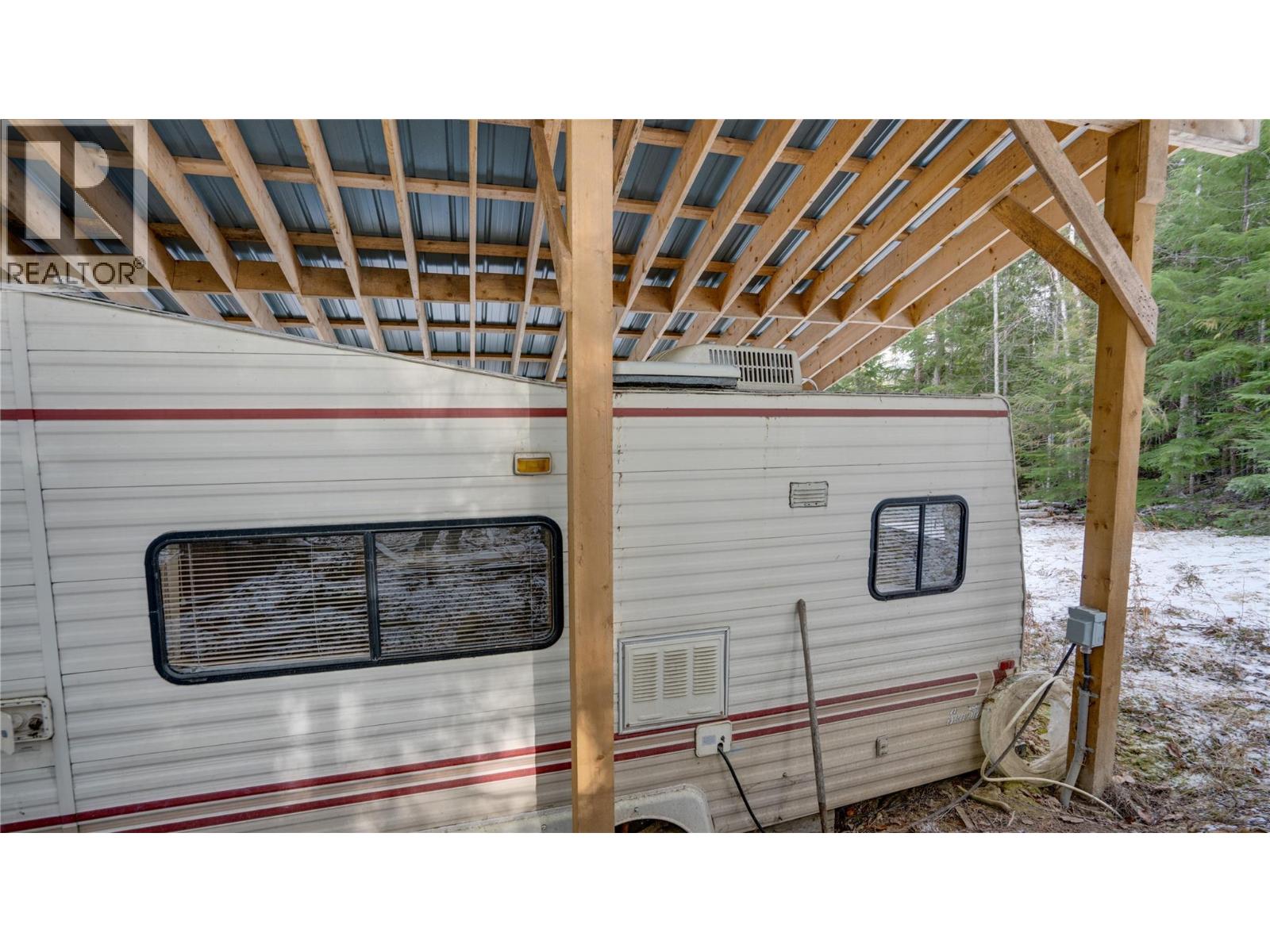3215 Lumby Mabel Lake Road - 47