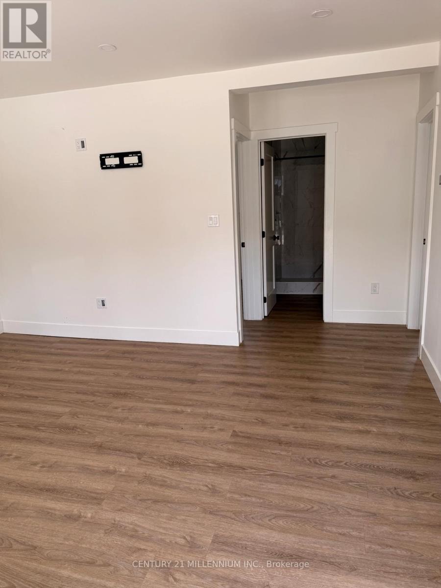 23 MAIN STREET - 7