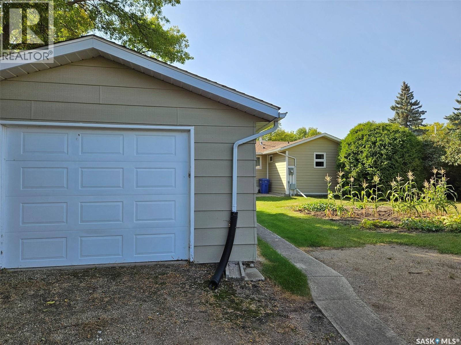 311 6TH STREET W - 3