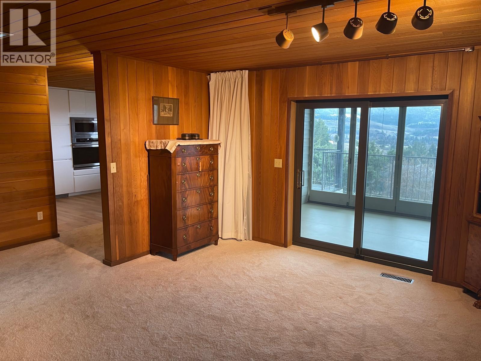 460 Crestview Drive, Coldstream