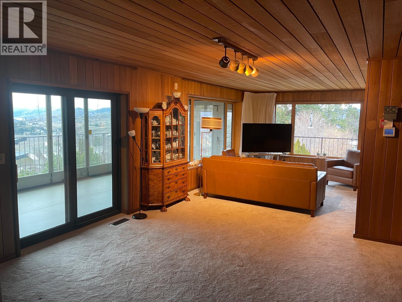 460 Crestview Drive, Coldstream