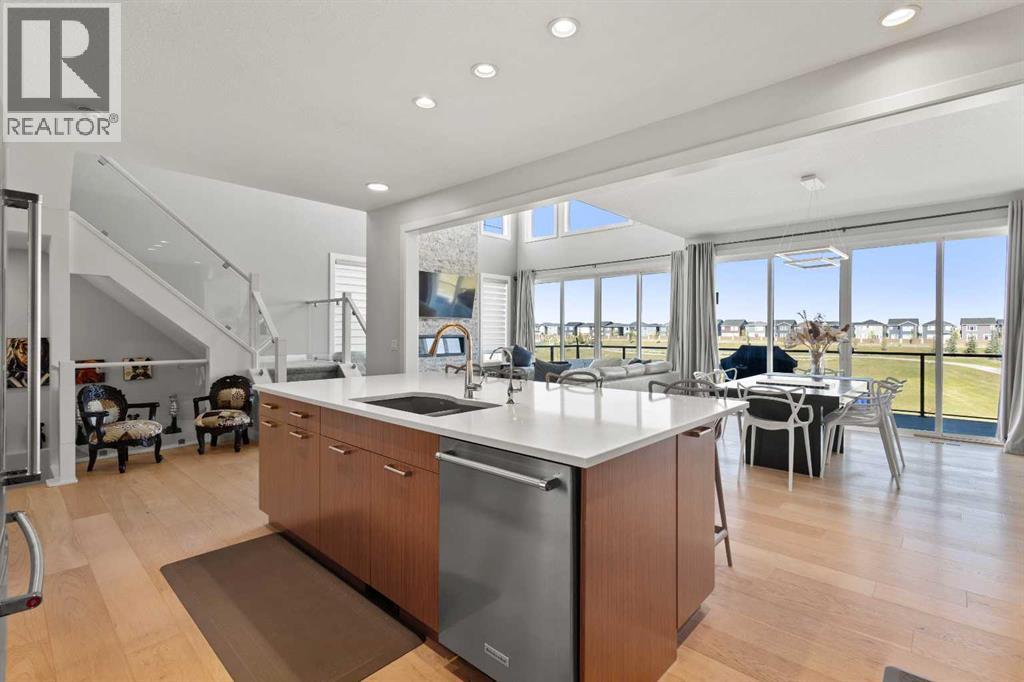 Single Family House for Sale in  Evansfield Manor NW Evanston Calgary 