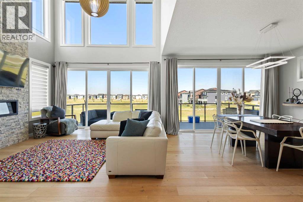 Single Family House for Sale in  Evansfield Manor NW Evanston Calgary 