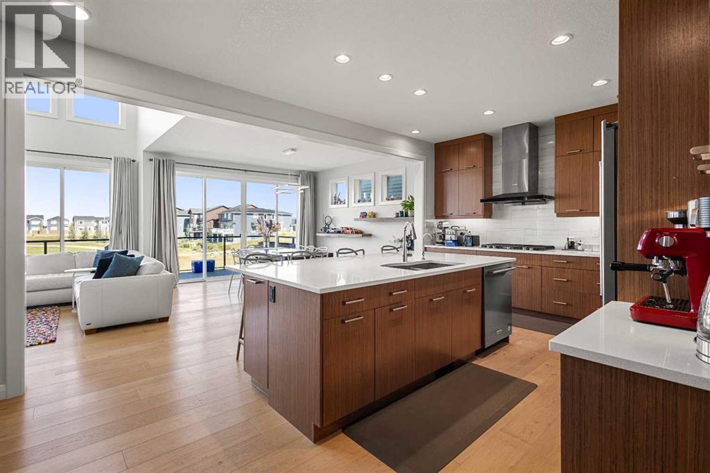 Single Family House for Sale in  Evansfield Manor NW Evanston Calgary 