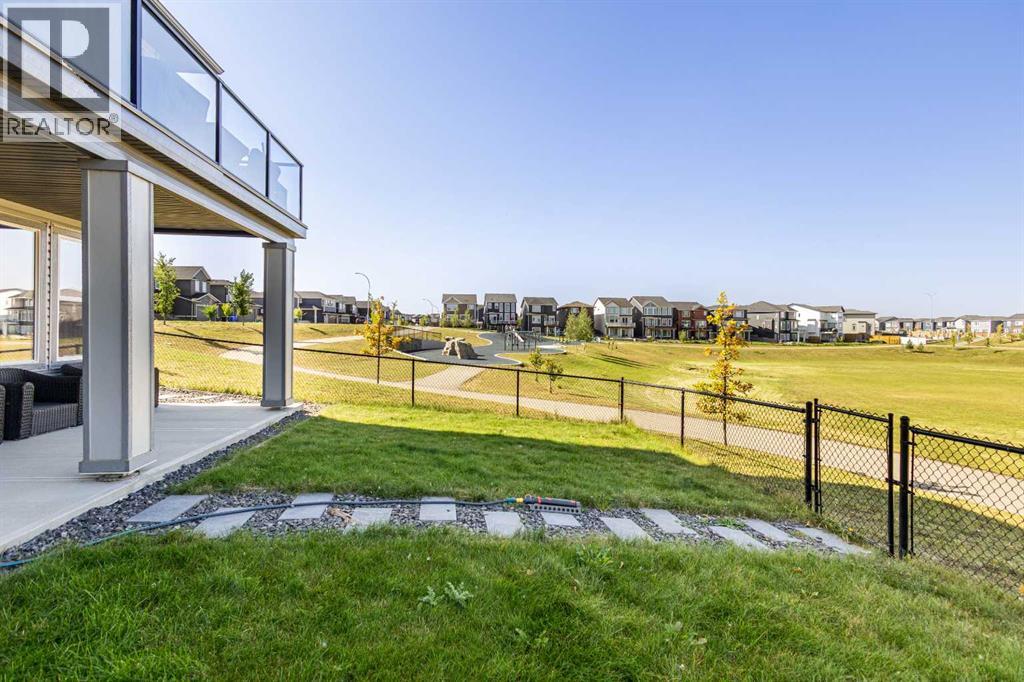 Single Family House for Sale in  Evansfield Manor NW Evanston Calgary 