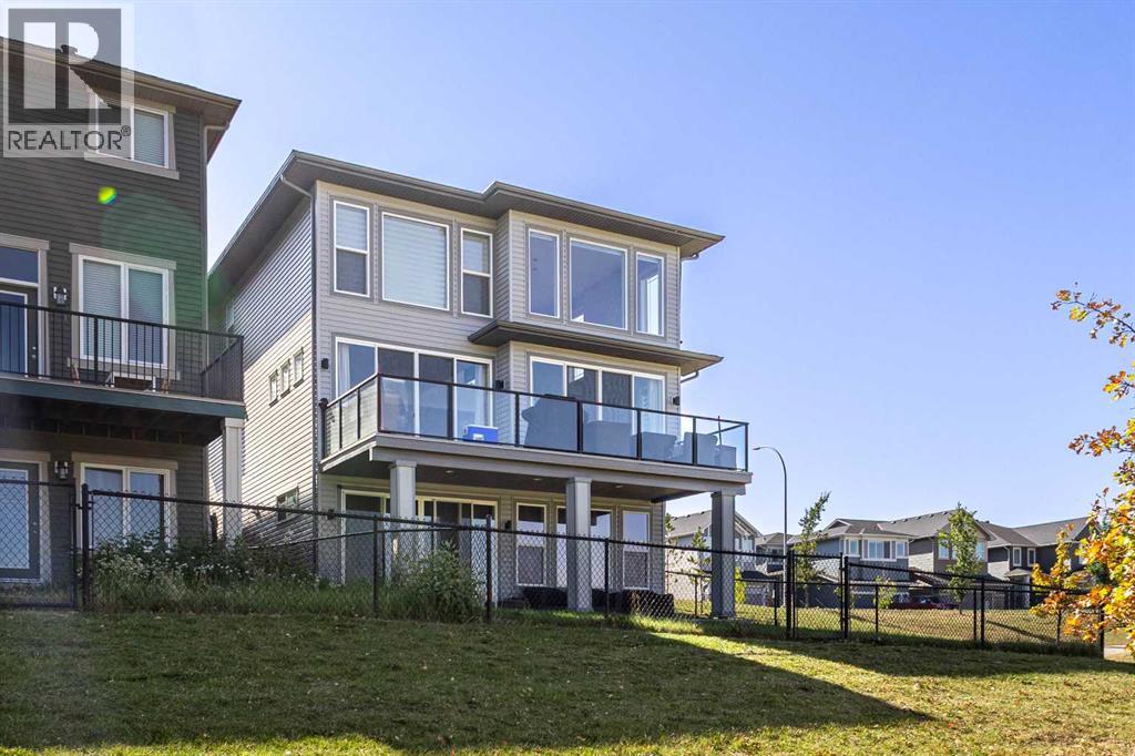 Single Family House for Sale in  Evansfield Manor NW Evanston Calgary 