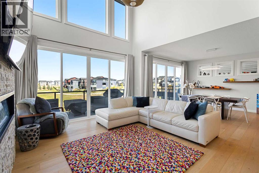 Single Family House for Sale in  Evansfield Manor NW Evanston Calgary 