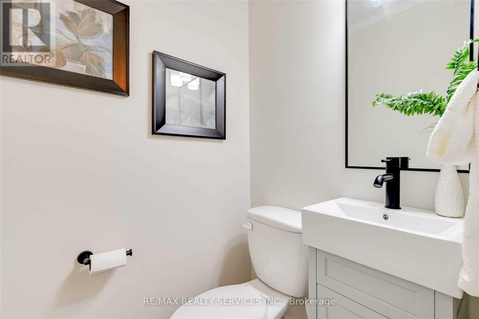#56 1250 JALNA BOULEVARD - 11