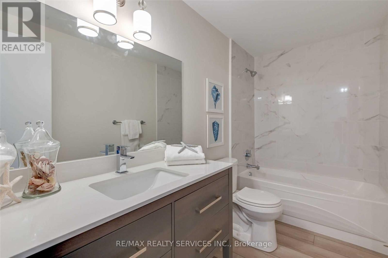 #56 1250 JALNA BOULEVARD - 21
