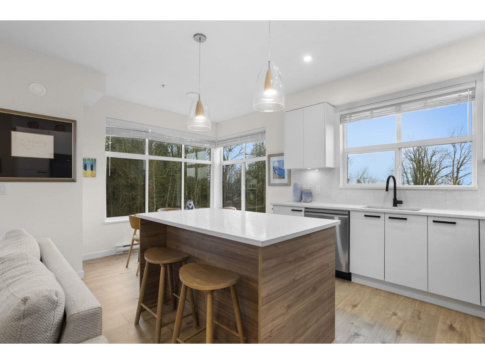 211 33920 BEST AVENUE, Mission