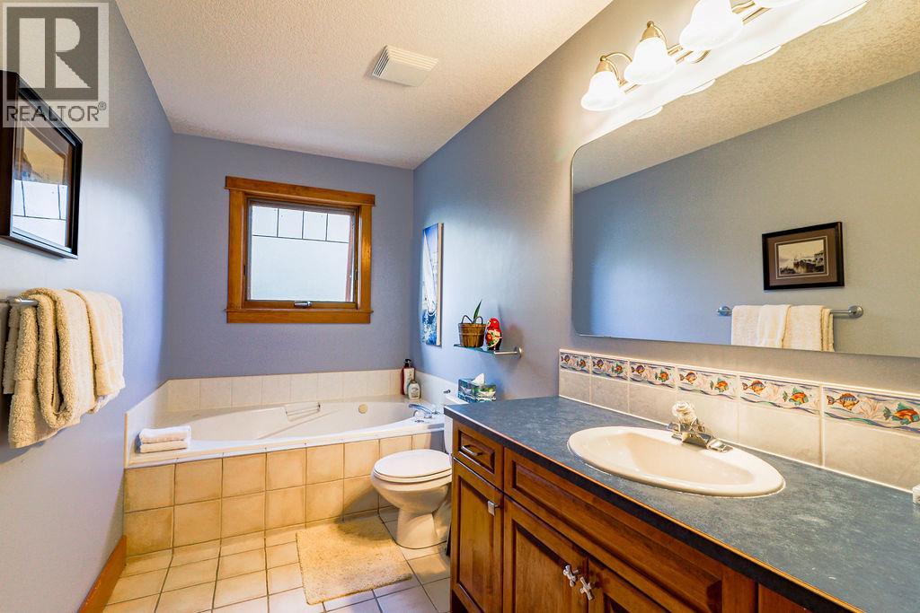 4931 MOUNTAIN VIEW Drive, Fairmont Hot Springs