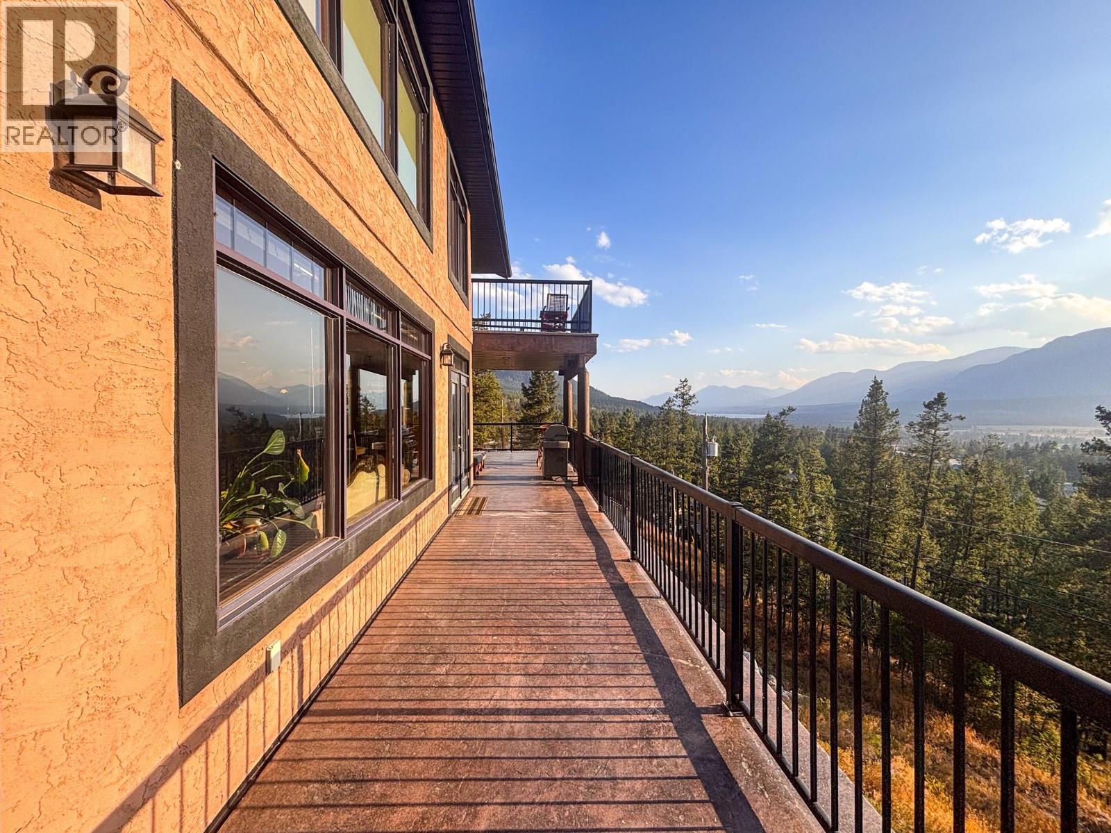 4931 MOUNTAIN VIEW Drive, Fairmont Hot Springs