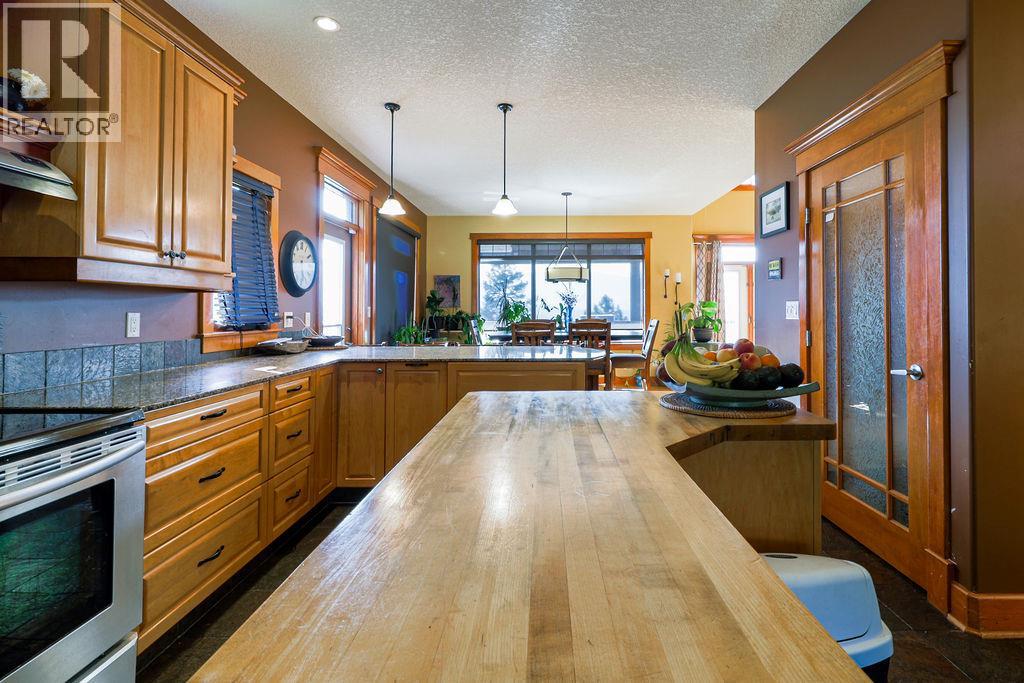 4931 MOUNTAIN VIEW Drive, Fairmont Hot Springs