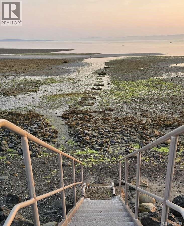 53 6050 Island Hwy W, Qualicum Beach