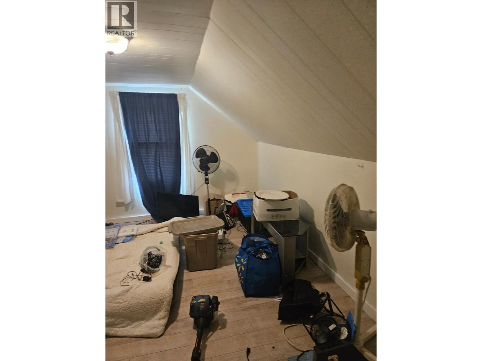 396 HOY LANE, Quesnel