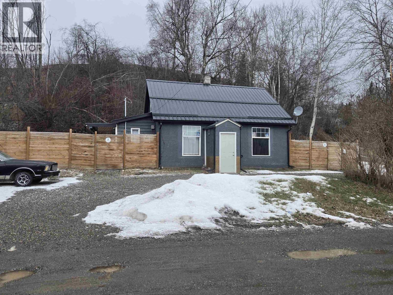 396 HOY LANE, Quesnel