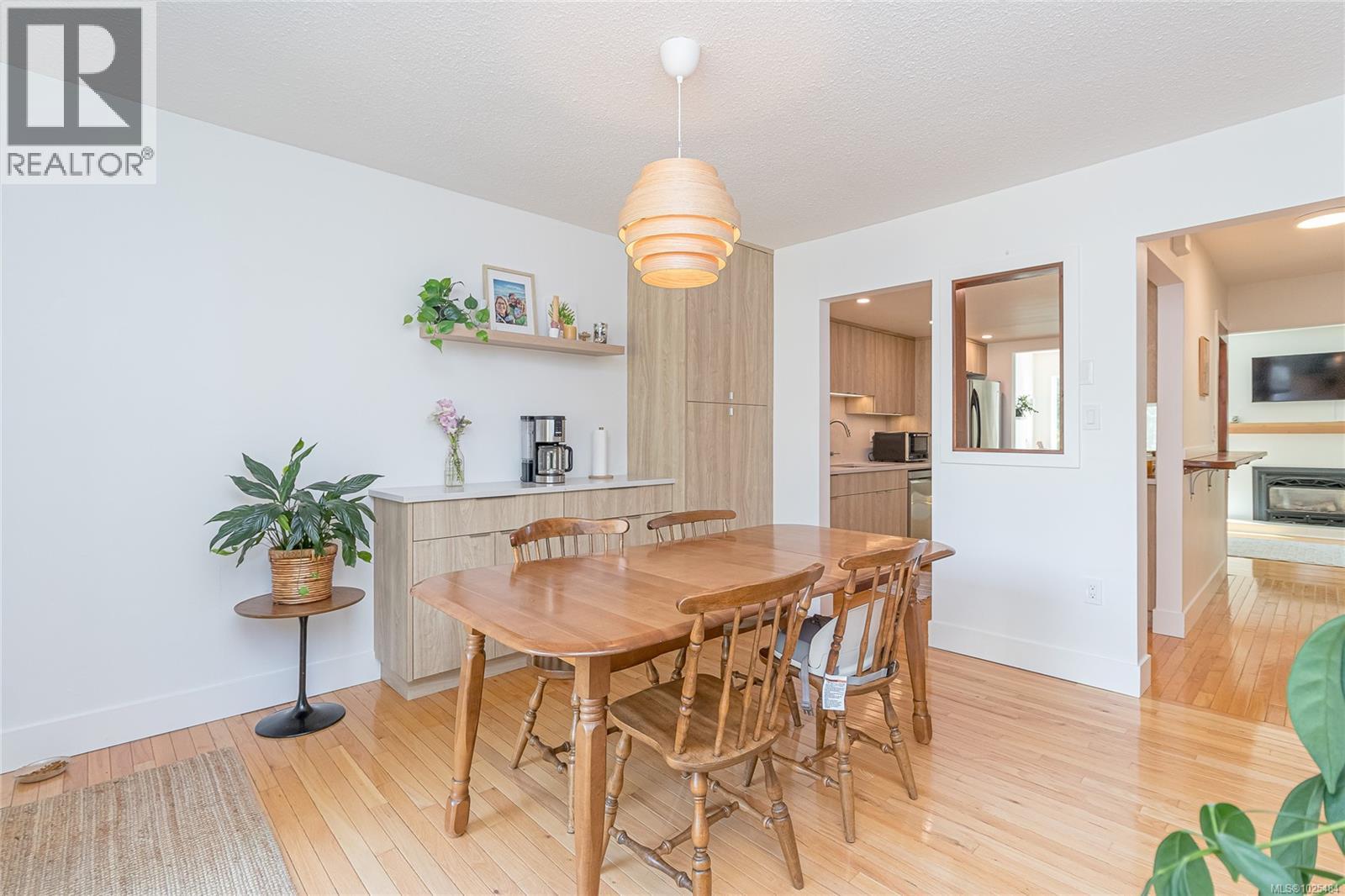 #13 6172 Alington Rd - 12