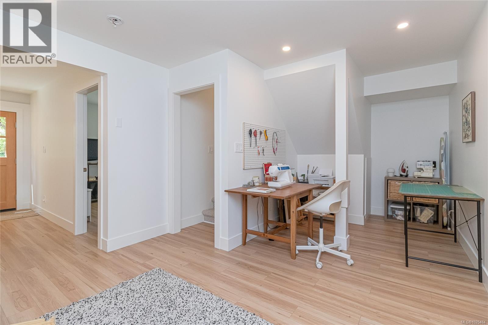 #13 6172 ALINGTON RD - 27