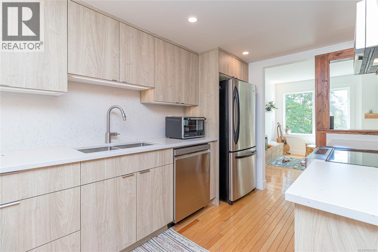 #13 6172 ALINGTON RD - 16