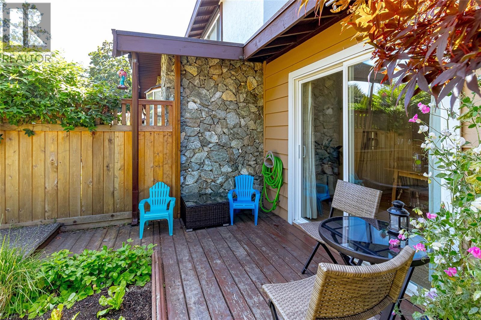 #13 6172 Alington Rd - 30